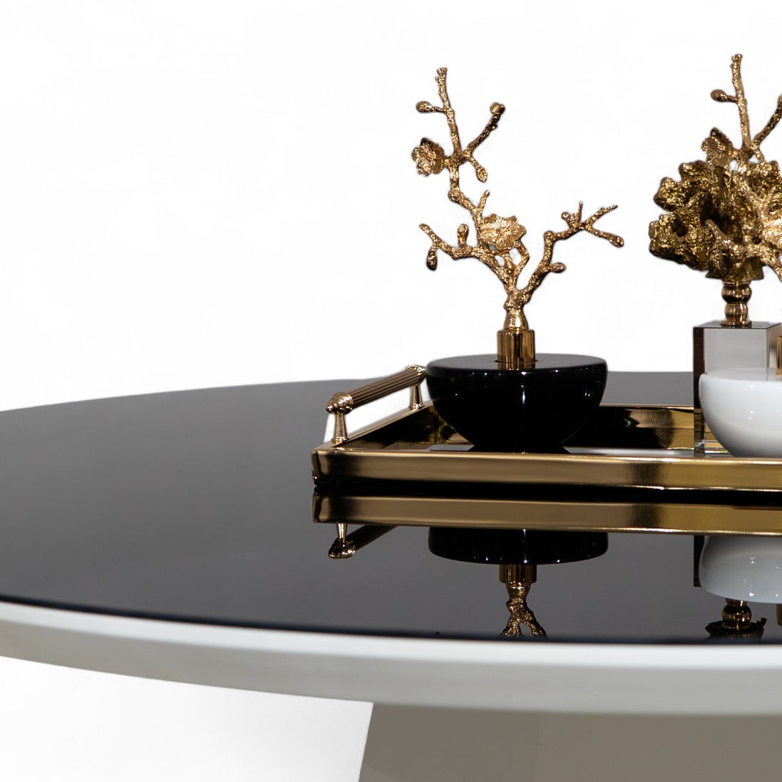 095 Round Dining Table White Black