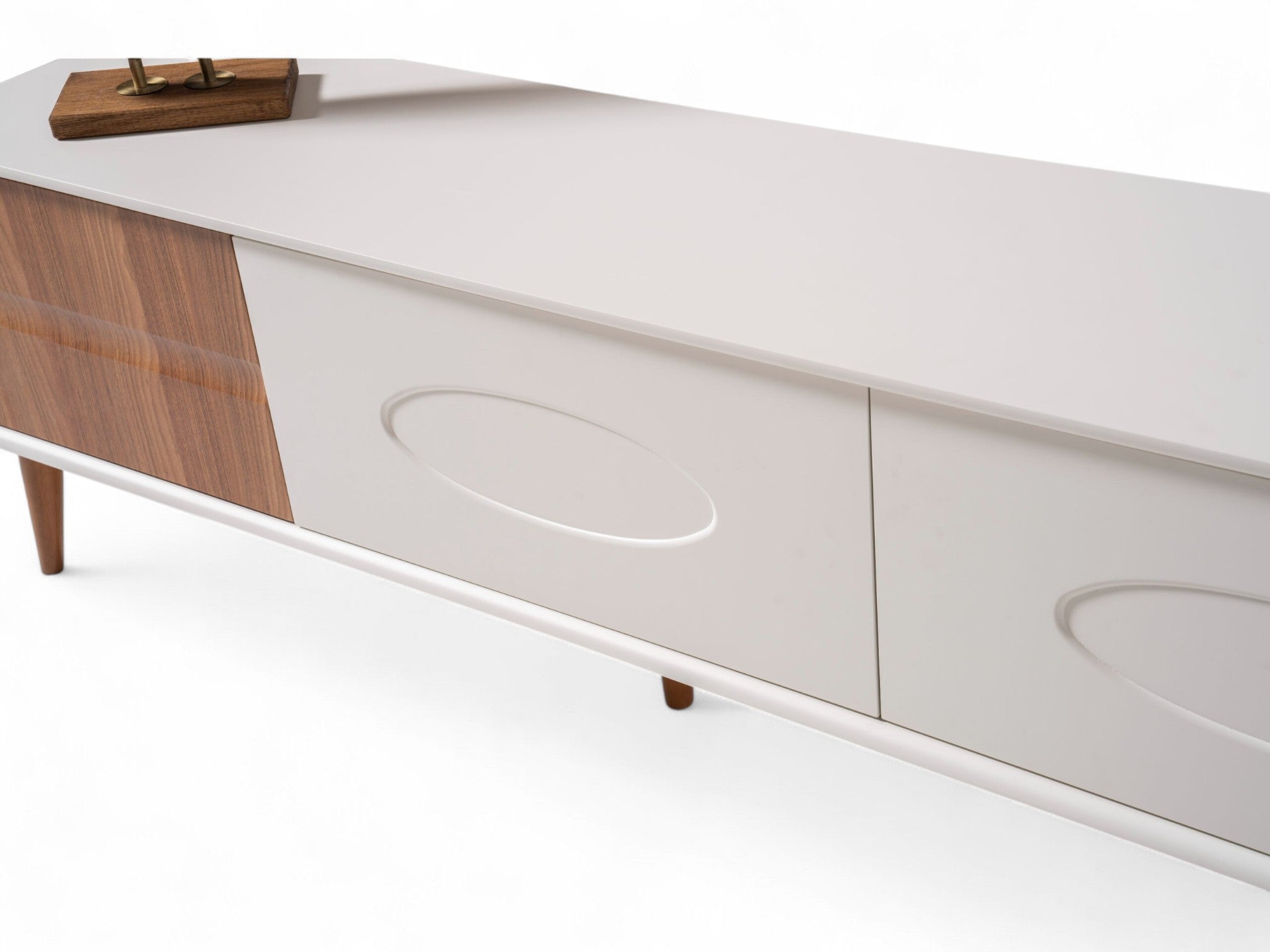 Discovery Tv Unit Cream Walnut 200cm
