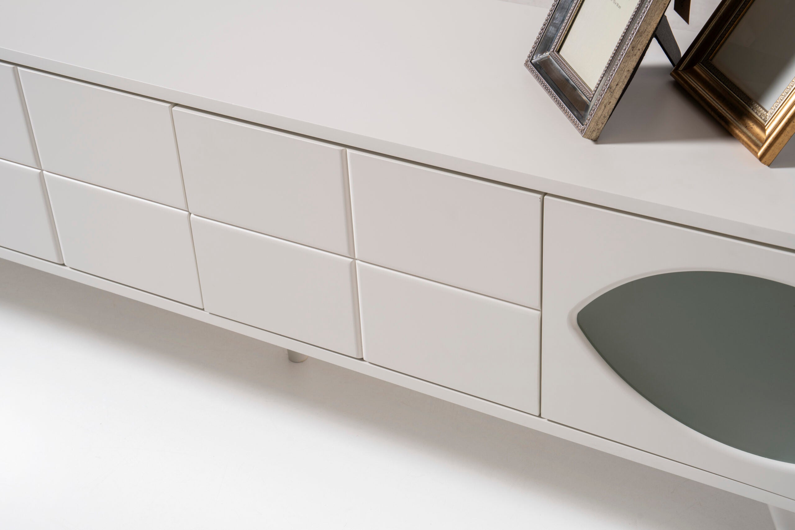 Trench Tv Unit Cream 200cm